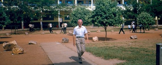 1975